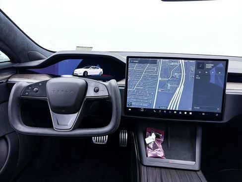 Used 2022 Tesla Model S image 3