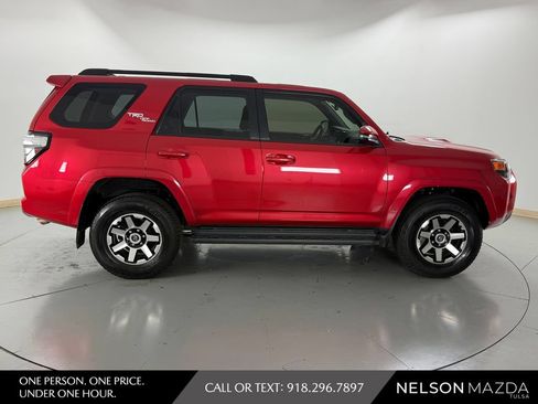 Used 2024 Toyota 4Runner TRD Off-Road Premium AWD/4WD image 5