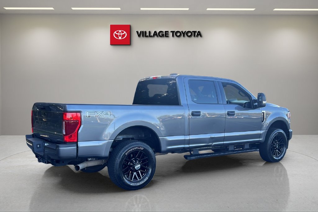 Used 2022 Ford F250 XLT w/ Black Appearance Package AWD/4WD image 5