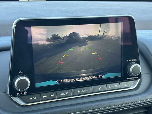 Used 2023 Nissan Rogue SV image 21