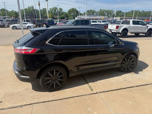 Used 2019 Ford Edge SEL w/ Equipment Group 201A AWD/4WD image 4