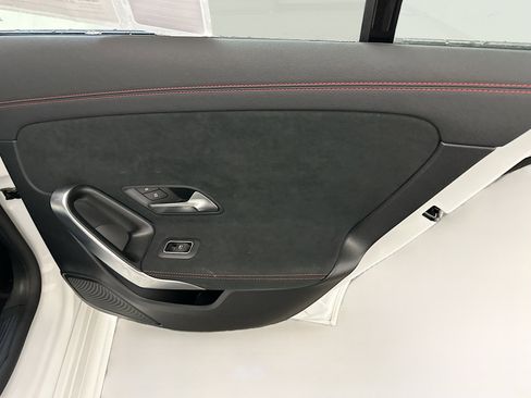 Used 2023 Mercedes-Benz CLA 250 4MATIC image 31