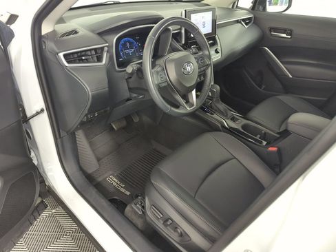 Used 2023 Toyota Corolla Cross XLE FWD image 11