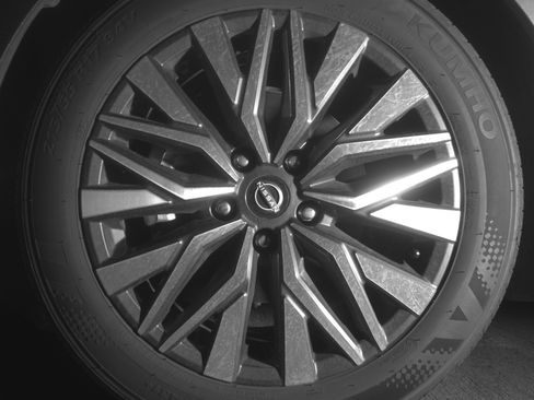 Used 2025 Nissan Altima 2.5 SV image 12