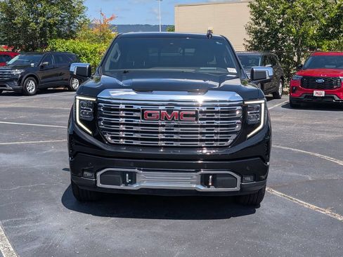 Used 2023 GMC Sierra 1500 Denali w/ Technology Package AWD/4WD image 7