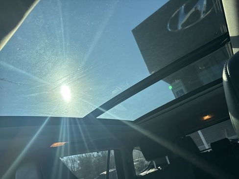 Used 2021 Toyota Highlander Platinum image 4