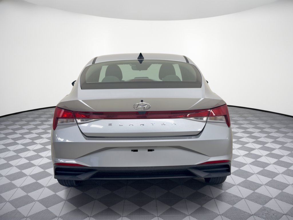 Used 2021 Hyundai Elantra SE FWD image 8
