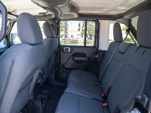 Used 2025 Jeep Wrangler Unlimited Sport AWD/4WD image 19