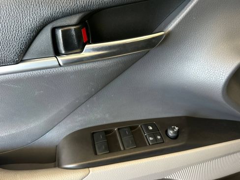 Used 2022 Toyota Camry LE AWD/4WD image 11