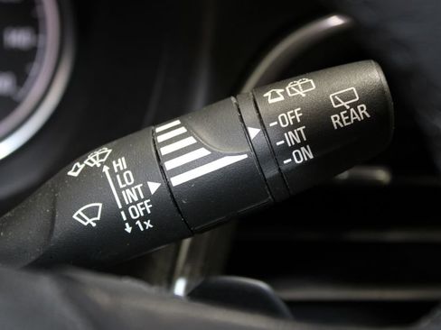 Used 2020 Buick Enclave Essence FWD image 18