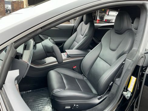 Used 2022 Tesla Model S image 19