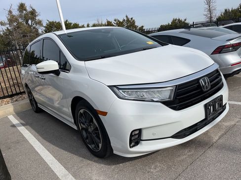 Certified 2024 Honda Odyssey Elite image 2