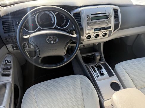 Used 2011 Toyota Tacoma PreRunner image 6