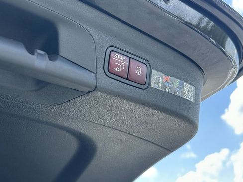 Certified 2025 Mercedes-Benz GLE 450 4MATIC image 22