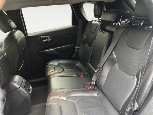 Used 2020 Jeep Cherokee Limited image 11