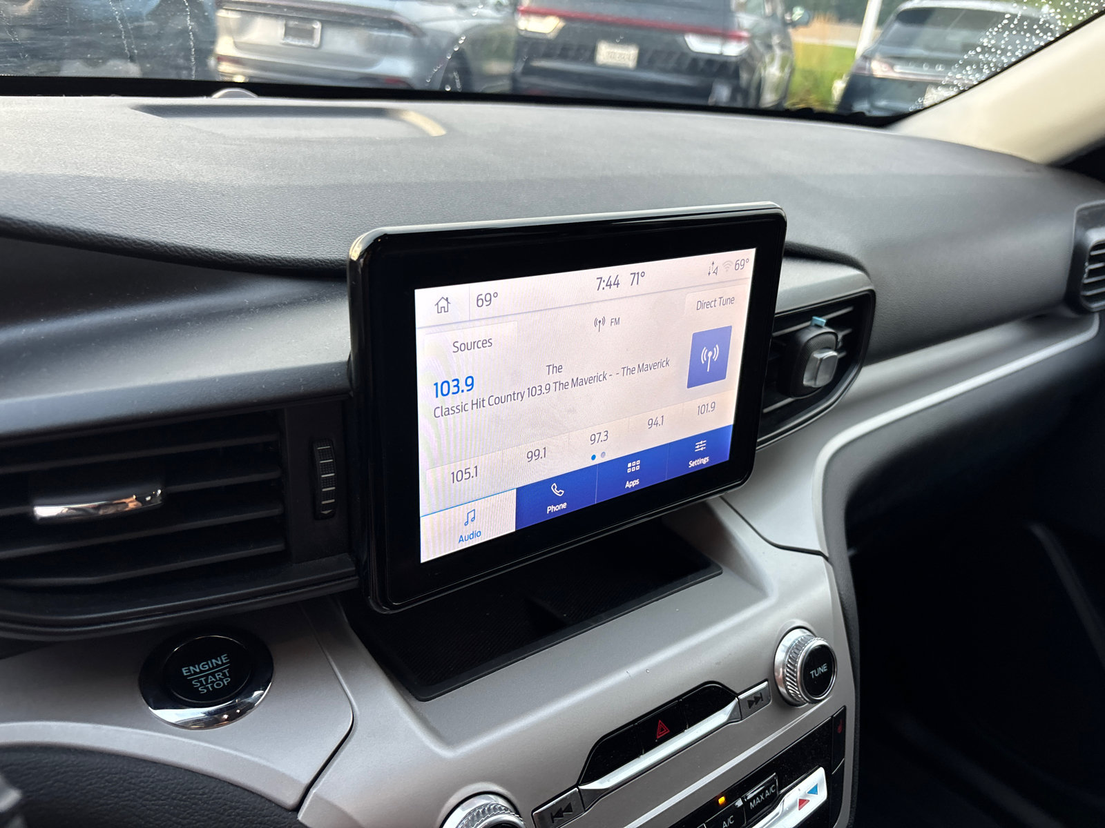 Used 2023 Ford Explorer XLT AWD/4WD image 19