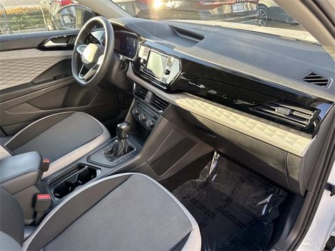 Certified 2022 Volkswagen Taos S image 11