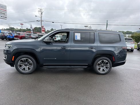 Used 2023 Jeep Wagoneer 4WD w/ Premium Group I image 10