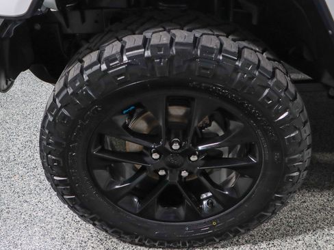 Used 2022 Jeep Wrangler Unlimited Sahara w/ Cold Weather Group image 12