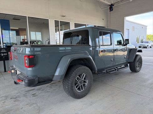 Used 2025 Jeep Gladiator Mojave image 4