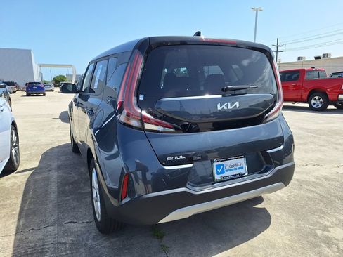 Used 2025 Kia Soul LX w/ LX Technology Package FWD image 6