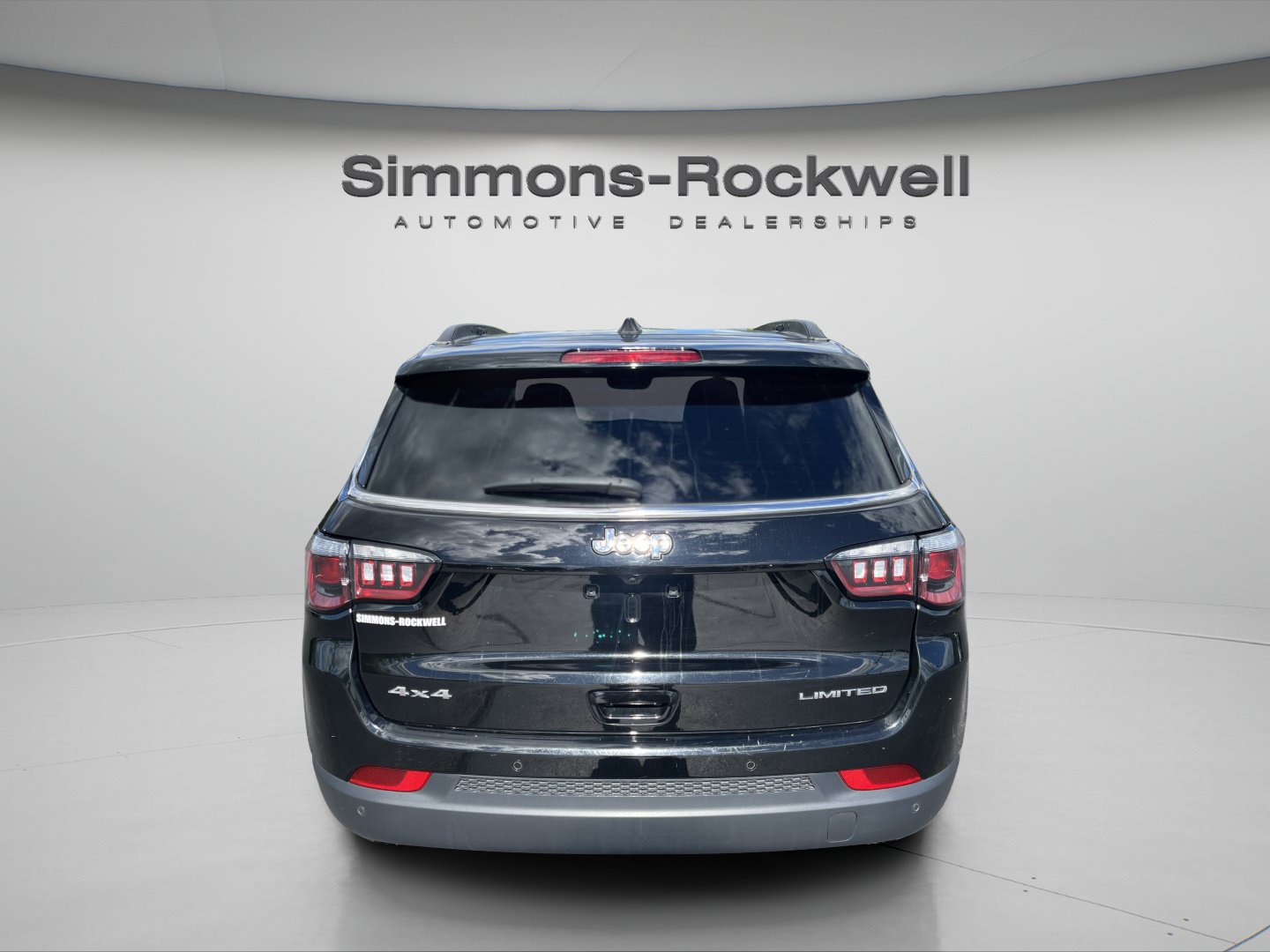 Used 2025 Jeep Compass Limited AWD/4WD image 4