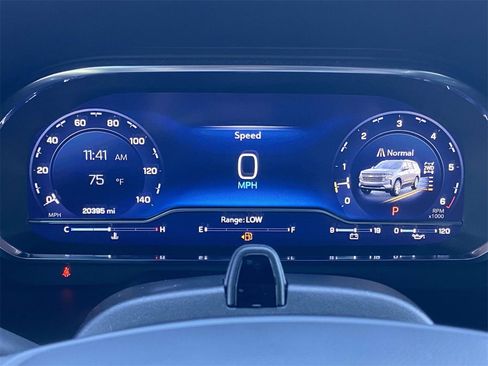 Used 2024 Chevrolet Suburban High Country w/ Advanced Technology Package image 27