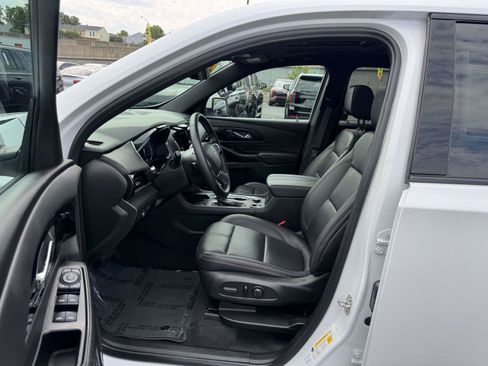Used 2023 Chevrolet Traverse RS AWD/4WD image 21