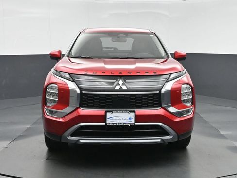 Used 2025 Mitsubishi Outlander AWD image 2