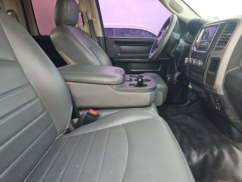 Used 2018 RAM 1500 Tradesman w/ Chrome Appearance Group image 13