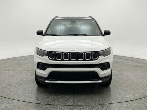 Used 2025 Jeep Compass Limited AWD/4WD image 2