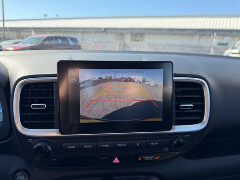 Used 2026 Hyundai Venue SEL FWD image 22