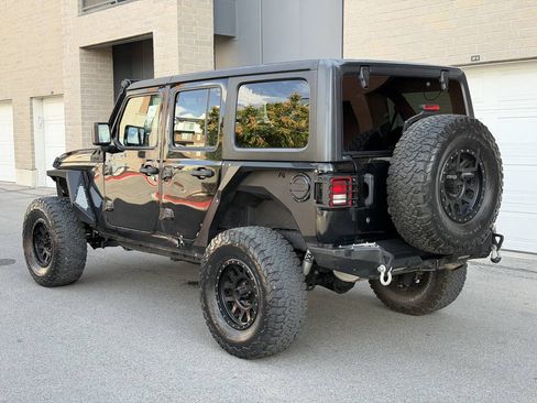 Used 2018 Jeep Wrangler Unlimited Sport AWD/4WD image 3