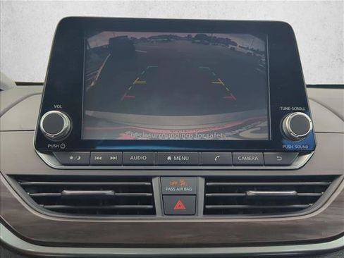 Used 2024 Nissan Altima 2.5 SV FWD image 19