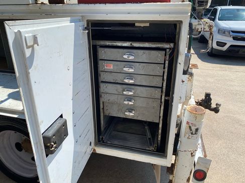 Used 2011 Ford F550 2WD Regular Cab Super Duty w/ Payload Upgrade Pkg image 48