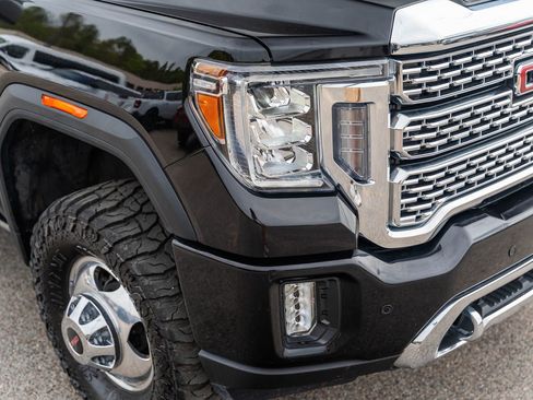 Used 2021 GMC Sierra 3500 Denali w/ Denali Ultimate Package AWD/4WD image 10