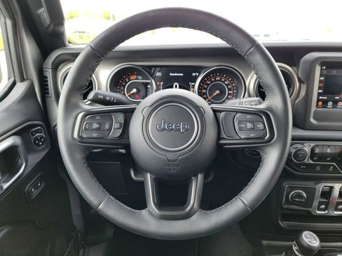 Used 2021 Jeep Wrangler Sport S image 23