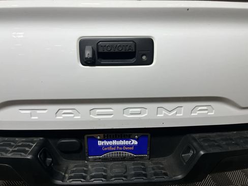 Used 2022 Toyota Tacoma SR image 11