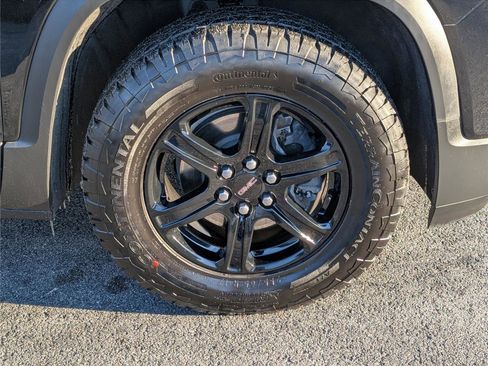 Used 2023 GMC Acadia AT4 image 9