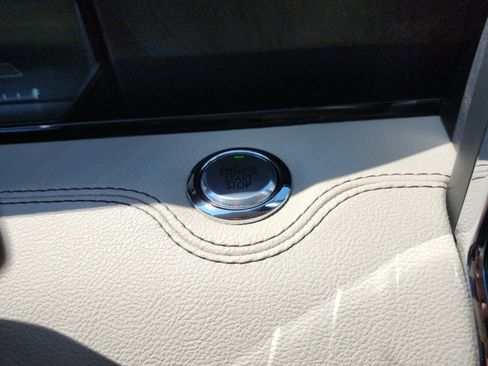 Used 2019 Lincoln Navigator Reserve AWD/4WD image 23
