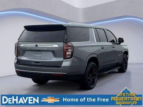 Used 2022 Chevrolet Suburban LT w/ Luxury Package AWD/4WD image 5