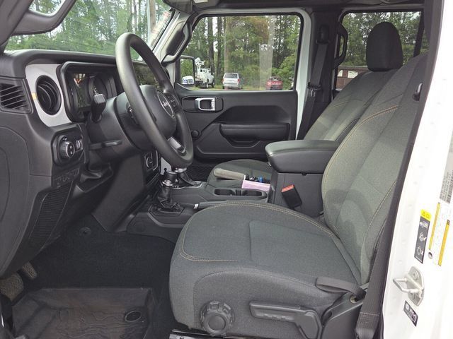 Used 2024 Jeep Gladiator Sport AWD/4WD image 10