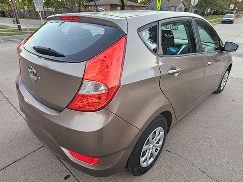 Used 2012 Hyundai Accent GS image 5