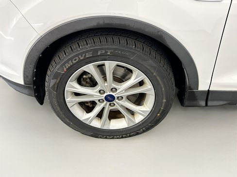 Used 2017 Ford Escape SE image 11