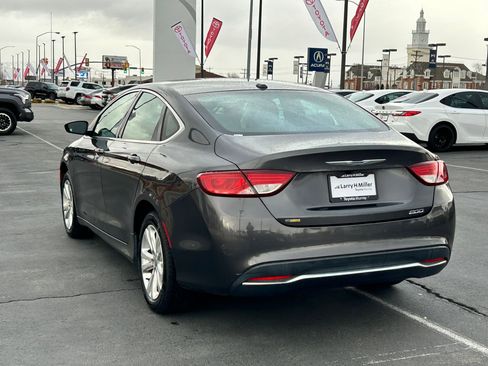 Used 2015 Chrysler 200 Limited w/ Convenience Group image 3