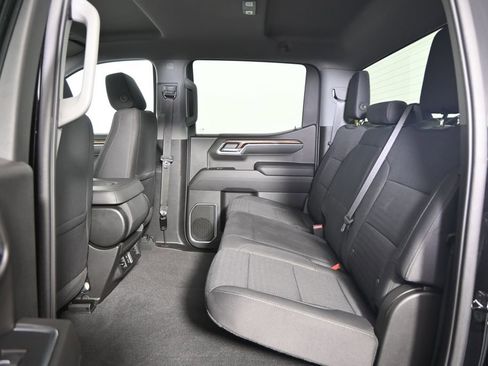 Used 2022 Chevrolet Silverado 1500 LT AWD/4WD image 17