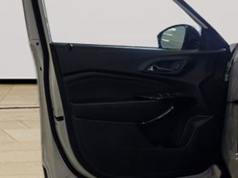 New 2026 Chevrolet Trax RS w/ Sunroof Package FWD image 11