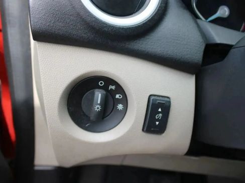 Used 2019 Ford Fiesta SE FWD image 9