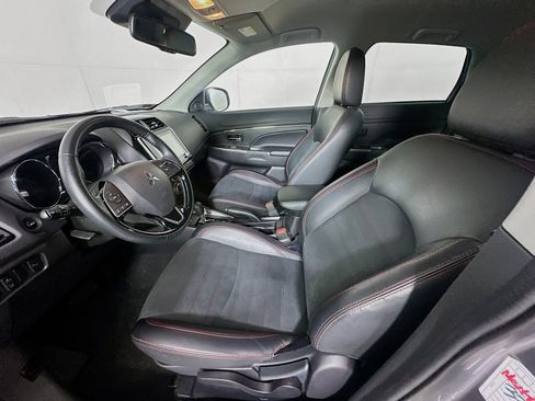 Used 2024 Mitsubishi Outlander Sport SE image 13