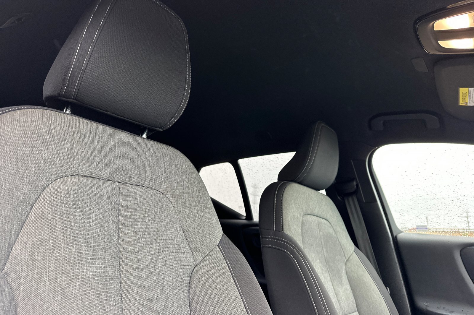 Used 2025 Volvo XC40 B5 Core AWD/4WD image 18